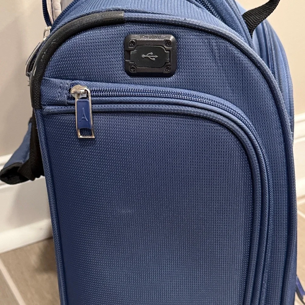 Travelpro 2 Wheeled Roller Bag